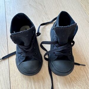 Baby converse sz 6  Black Sneakers